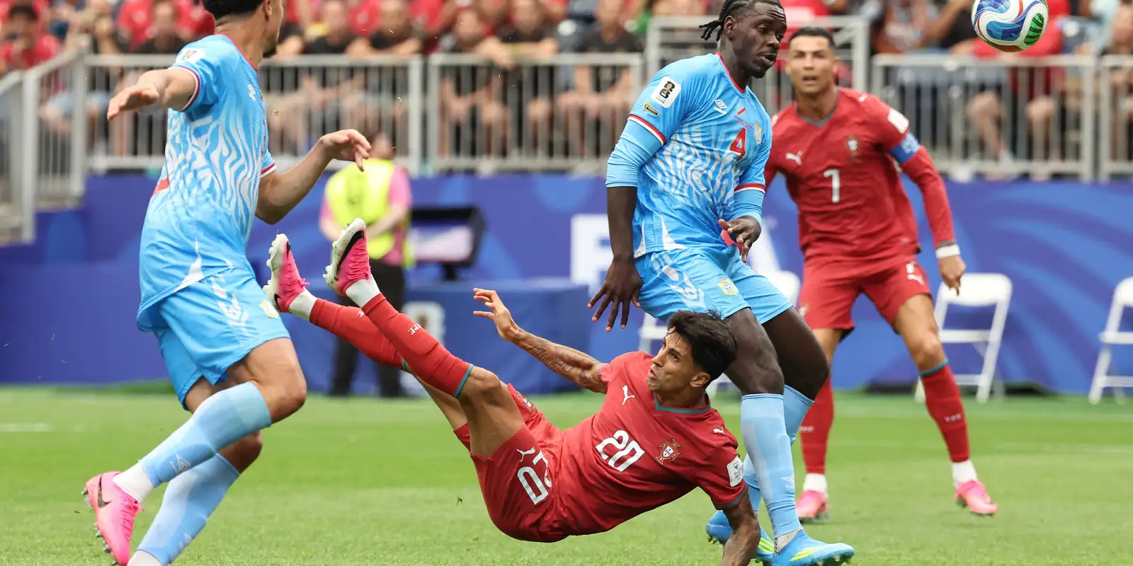 Portugal e RD Congo empatam; congoleses marcam primeiro gol em Copas Portugal e RD Congo empatam; congoleses marcam primeiro gol em Copas