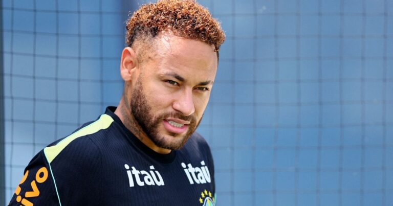 Ancelotti sobre condição de Neymar: “Eu posso jogar 90 minutos caminhando” Ancelotti sobre condição de Neymar: “Eu posso jogar 90 minutos caminhando”