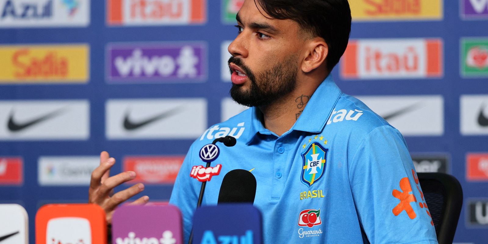 Lucas Paquetá: "Ficamos muito felizes com a volta do Neymar" Lucas Paquetá: "Ficamos muito felizes com a volta do Neymar"