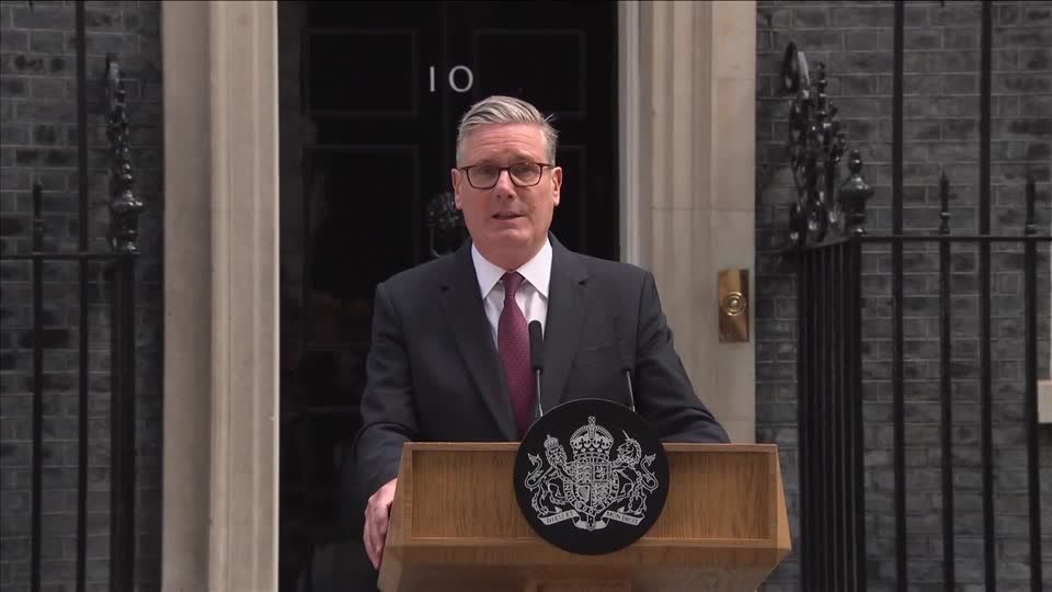 Keir Starmer renuncia ao cargo de premiê do Reino Unido Keir Starmer renuncia ao cargo de premiê do Reino Unido