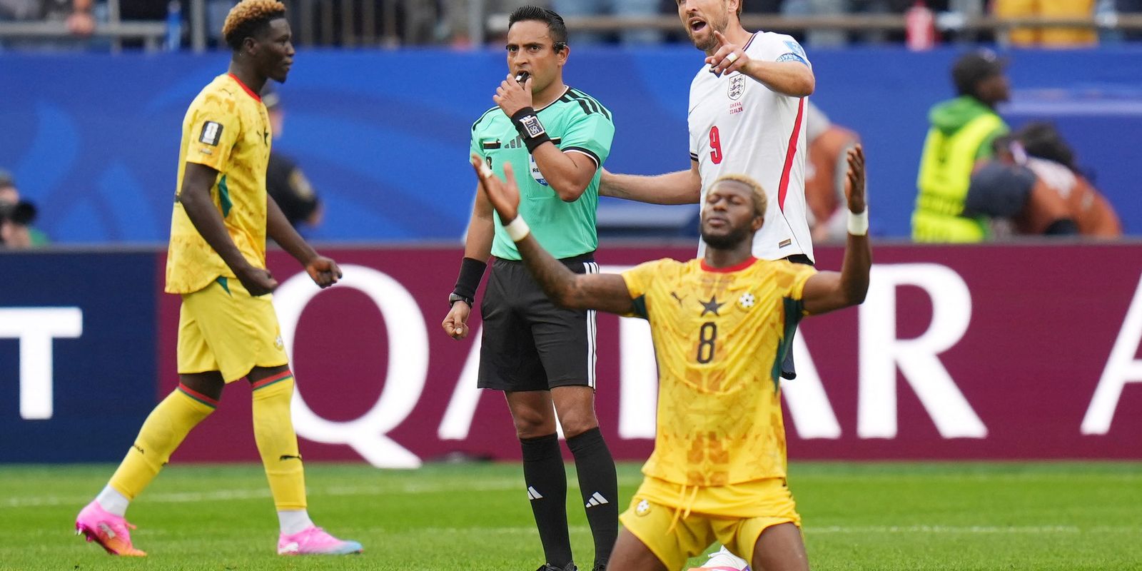Gana segura Inglaterra e duelo de líderes do Grupo L não sai do zero Gana segura Inglaterra e duelo de líderes do Grupo L não sai do zero