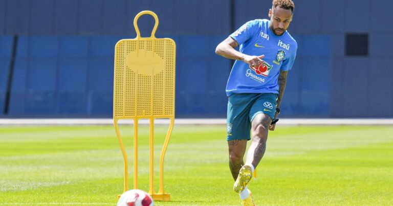Atitude de Neymar em treino chama atenção de Casemiro: “Não acostuma não”