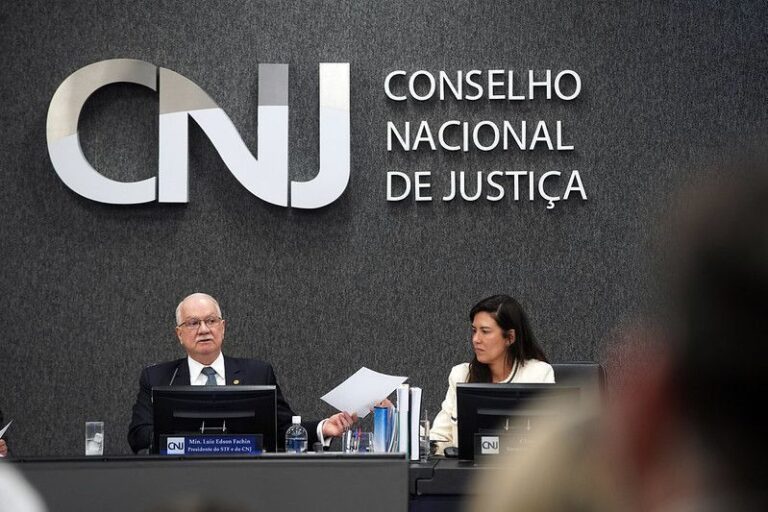 MPT pede que CNJ barre publicidade de influenciadores mirins nas redes