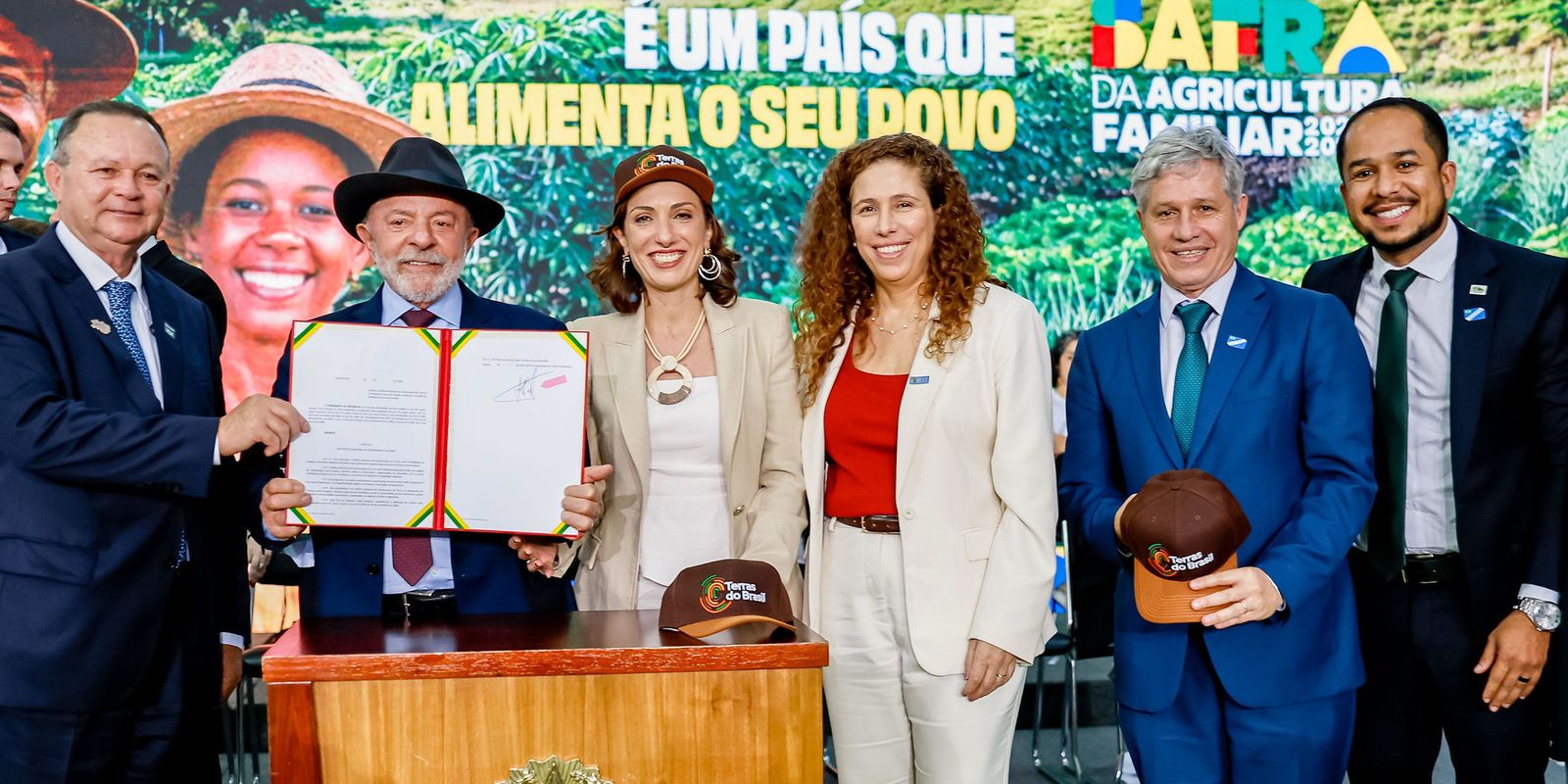 “Melhor arma que um país pode ter é alimento”, diz Lula “Melhor arma que um país pode ter é alimento”, diz Lula