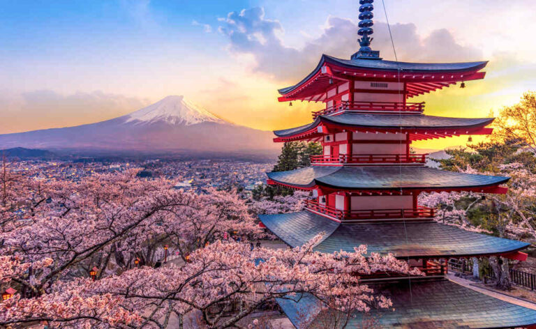 Terremoto atinge costa do Japão na ilha de Honshu