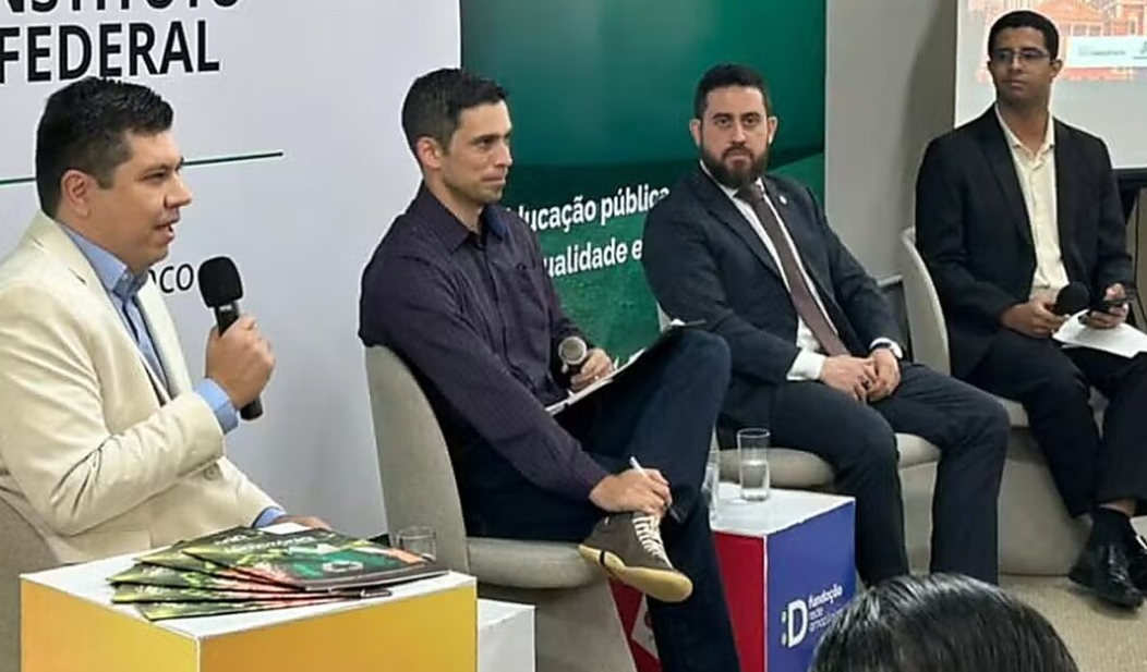 Impactos da I.A na democracia mobilizam debate em Rio Branco Impactos da I.A na democracia mobilizam debate em Rio Branco