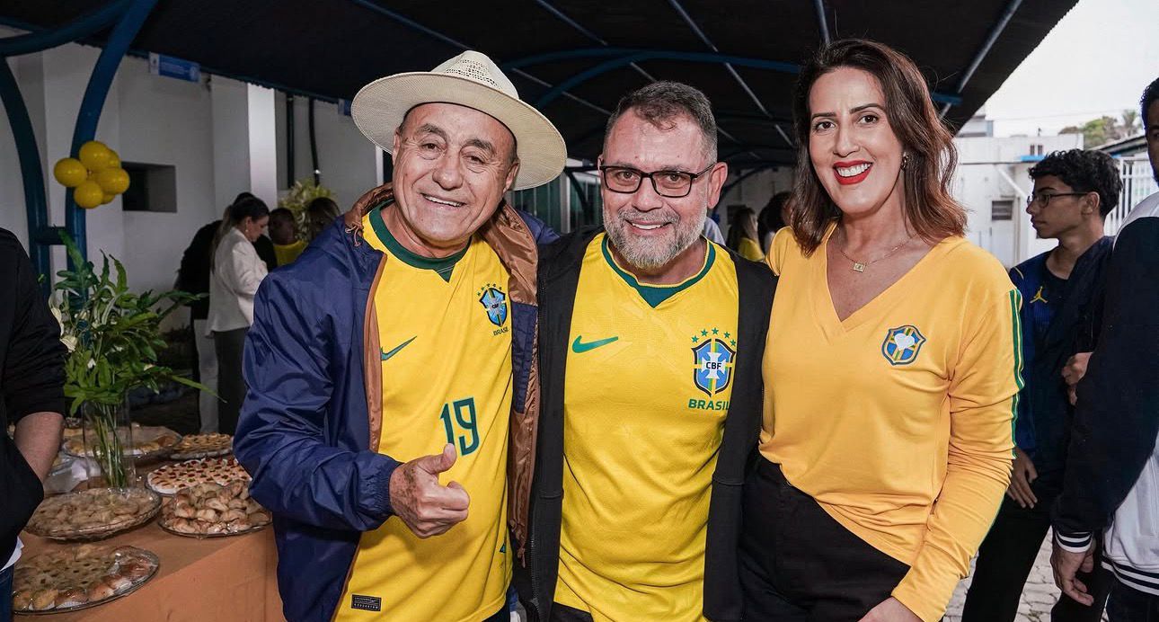 Com políticos famosos, jornalista Sofia Bruneta comemora aniversário na Casa do Rio Com políticos famosos, jornalista Sofia Bruneta comemora aniversário na Casa do Rio