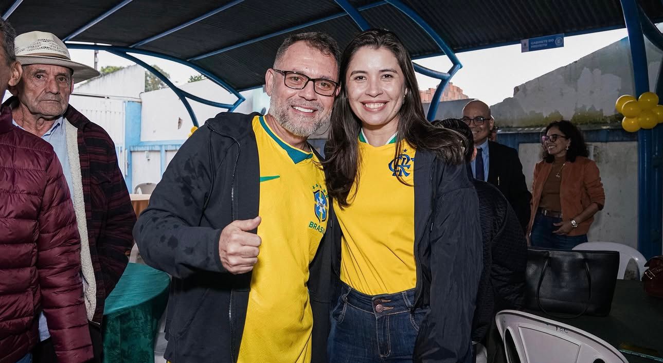 Com políticos famosos, jornalista Sofia Bruneta comemora aniversário na Casa do Rio Com políticos famosos, jornalista Sofia Bruneta comemora aniversário na Casa do Rio