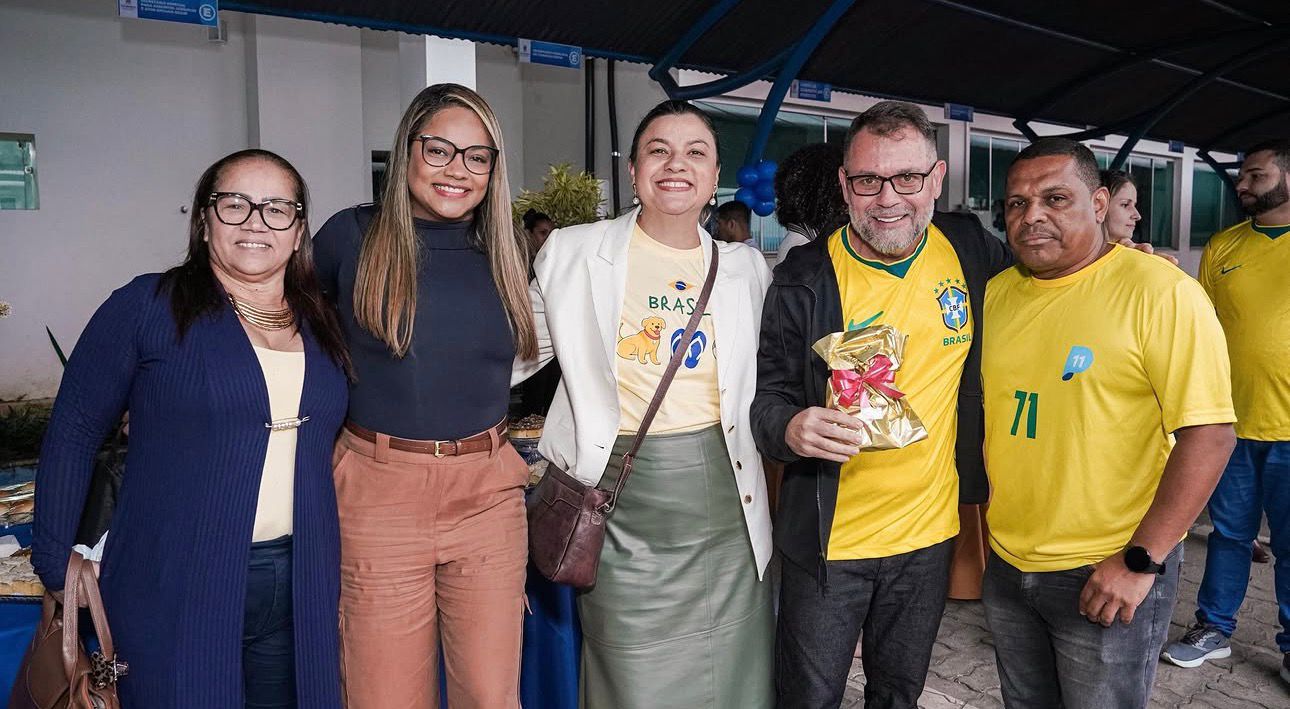 Com políticos famosos, jornalista Sofia Bruneta comemora aniversário na Casa do Rio Com políticos famosos, jornalista Sofia Bruneta comemora aniversário na Casa do Rio