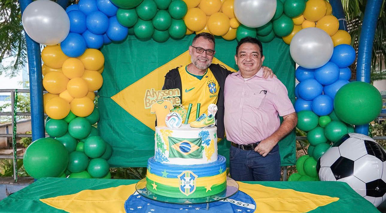 Com políticos famosos, jornalista Sofia Bruneta comemora aniversário na Casa do Rio Com políticos famosos, jornalista Sofia Bruneta comemora aniversário na Casa do Rio