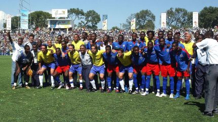 Próximo rival do Brasil na Copa, Haiti recebeu a Seleção em 2004 para o “jogo da paz” Próximo rival do Brasil na Copa, Haiti recebeu a Seleção em 2004 para o “jogo da paz”