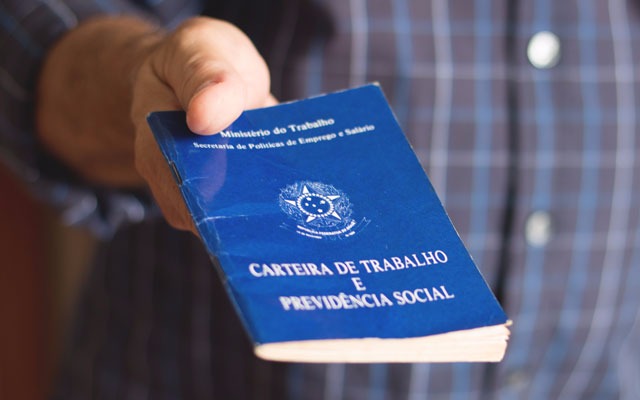 Nova regra exige autorização sindical para trabalho em feriados; veja