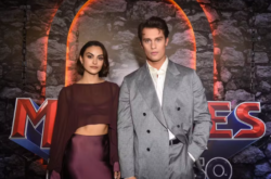 Cami Mendes entra na torcida e recria trend da Seleção com Nicholas Galitzine
