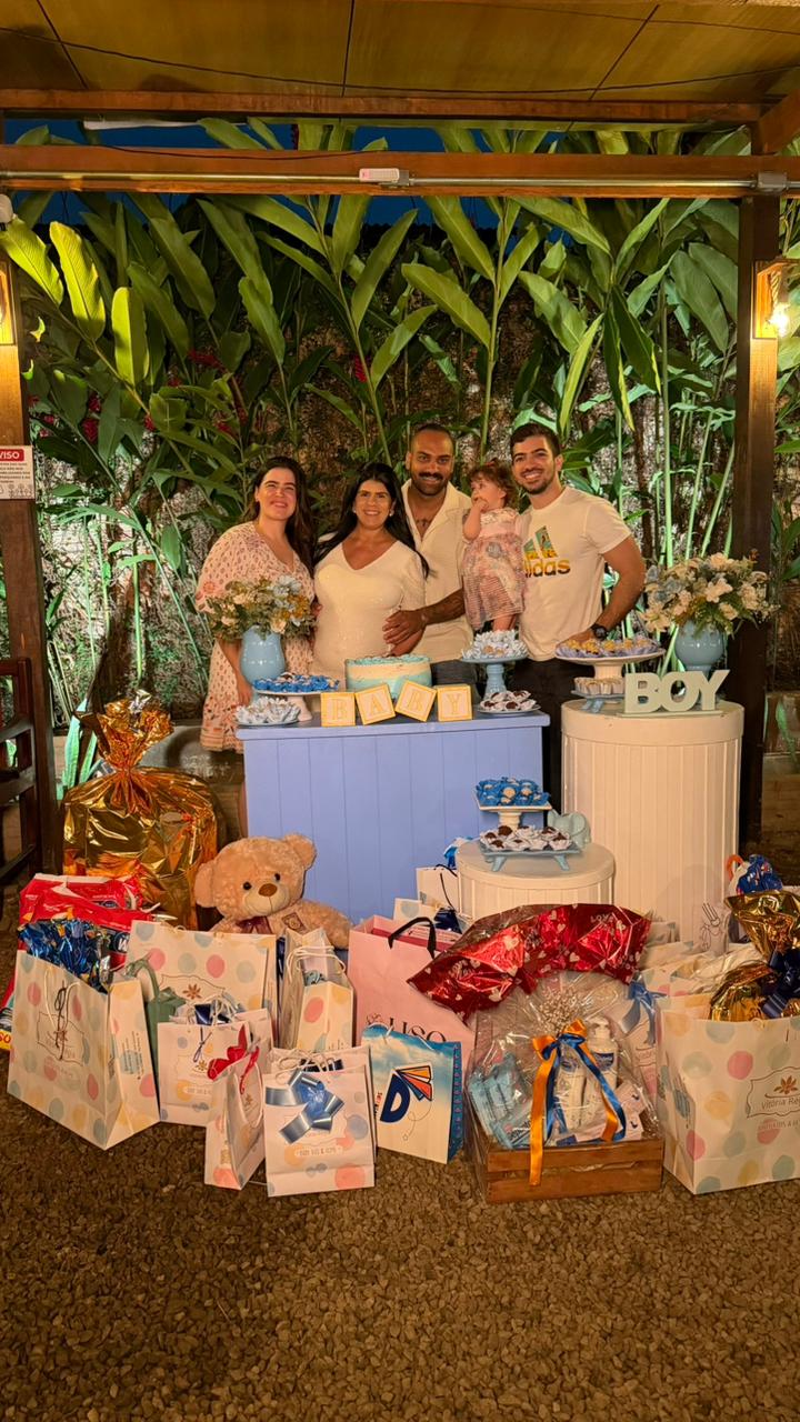 Com políticos famosos, jornalista Sofia Bruneta comemora aniversário na Casa do Rio Com políticos famosos, jornalista Sofia Bruneta comemora aniversário na Casa do Rio