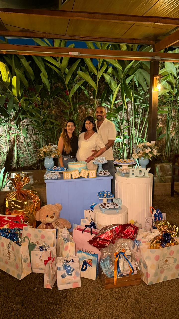 Com políticos famosos, jornalista Sofia Bruneta comemora aniversário na Casa do Rio Com políticos famosos, jornalista Sofia Bruneta comemora aniversário na Casa do Rio