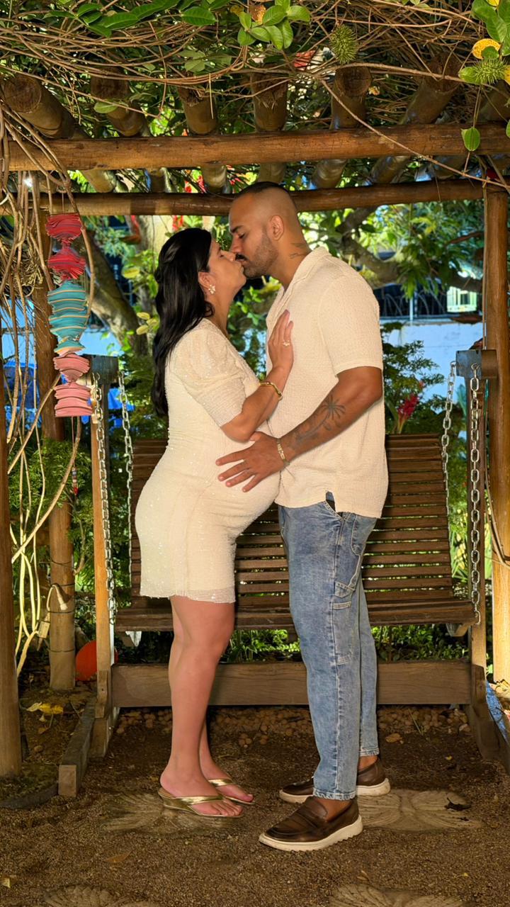 Com políticos famosos, jornalista Sofia Bruneta comemora aniversário na Casa do Rio Com políticos famosos, jornalista Sofia Bruneta comemora aniversário na Casa do Rio