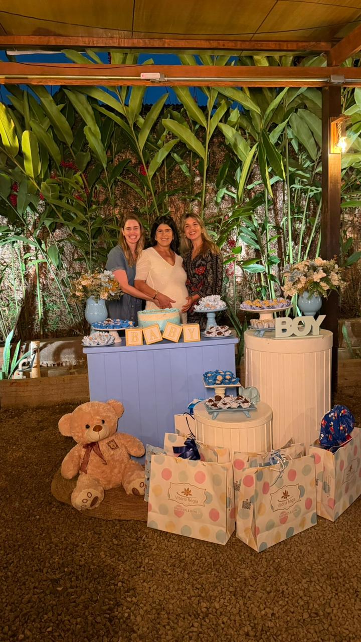 Com políticos famosos, jornalista Sofia Bruneta comemora aniversário na Casa do Rio Com políticos famosos, jornalista Sofia Bruneta comemora aniversário na Casa do Rio