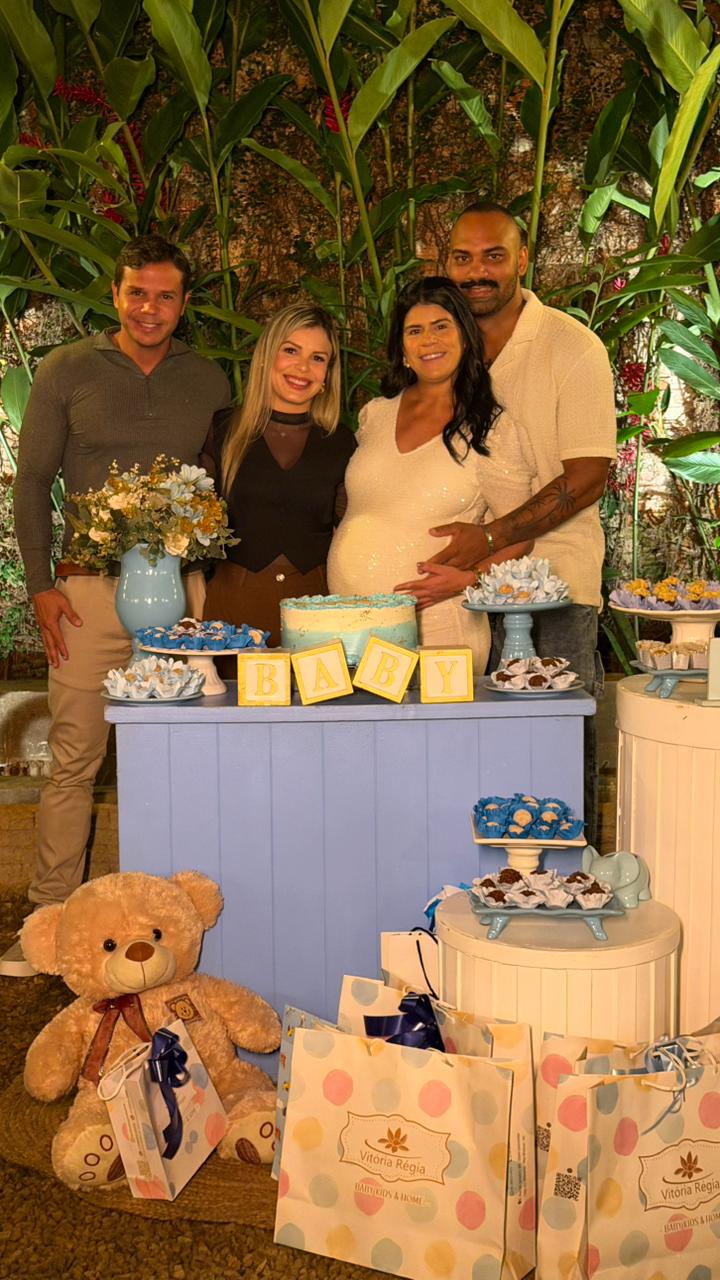 Com políticos famosos, jornalista Sofia Bruneta comemora aniversário na Casa do Rio Com políticos famosos, jornalista Sofia Bruneta comemora aniversário na Casa do Rio