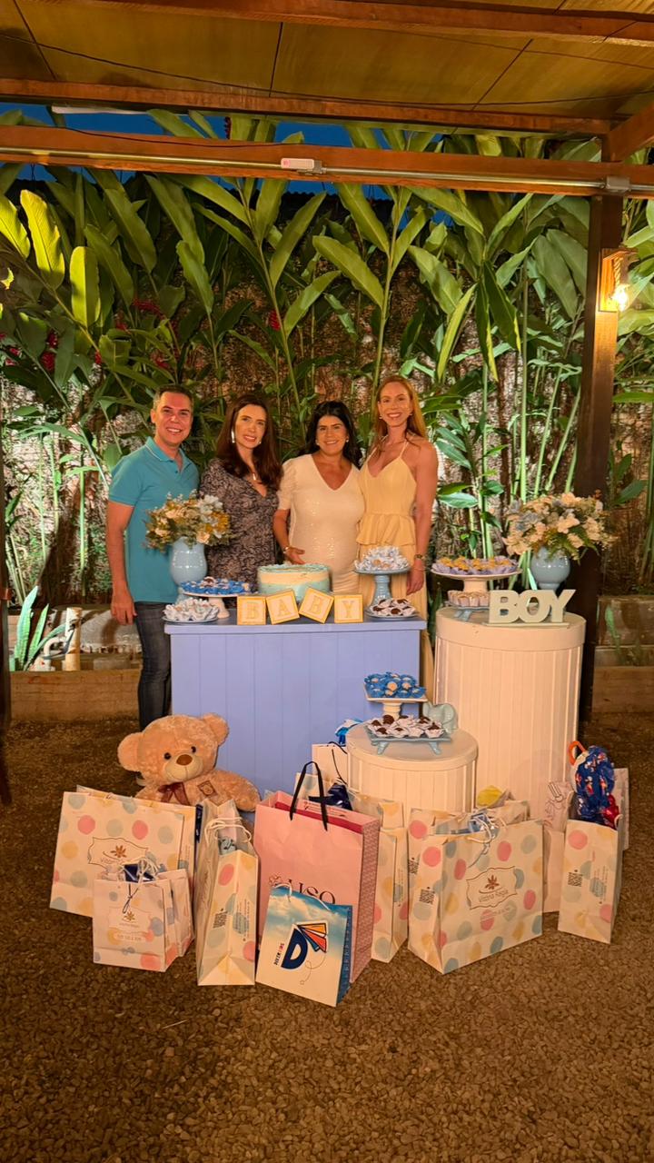 Com políticos famosos, jornalista Sofia Bruneta comemora aniversário na Casa do Rio Com políticos famosos, jornalista Sofia Bruneta comemora aniversário na Casa do Rio