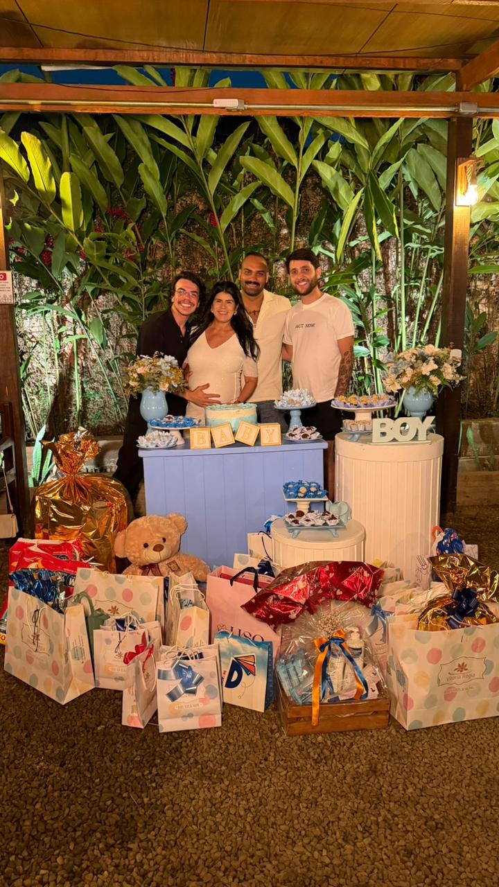 Com políticos famosos, jornalista Sofia Bruneta comemora aniversário na Casa do Rio Com políticos famosos, jornalista Sofia Bruneta comemora aniversário na Casa do Rio