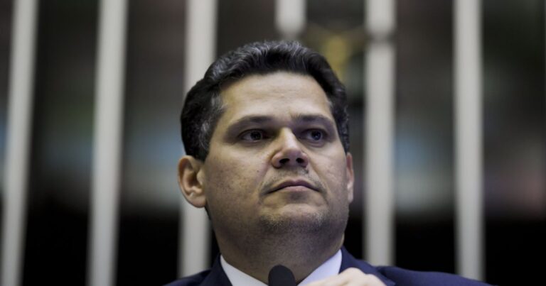 Alcolumbre pauta PEC em prol de agentes de saúde com impacto de R$ 28 bi