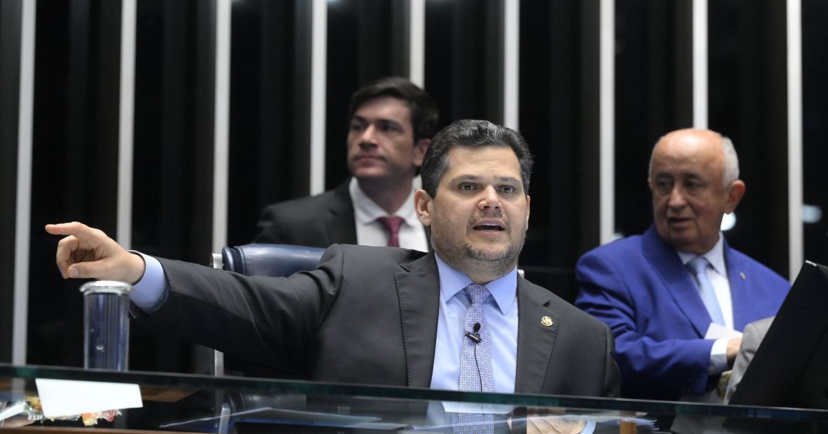 Senado pode votar PEC que custaria ao menos R$ 28 bi aos cofres da União Senado pode votar PEC que custaria ao menos R$ 28 bi aos cofres da União