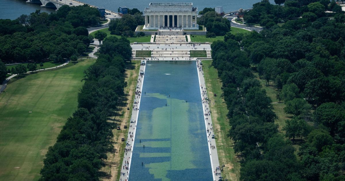 Entenda a polêmica envolvendo o espelho d’água em Washington e Trump Entenda a polêmica envolvendo o espelho d’água em Washington e Trump