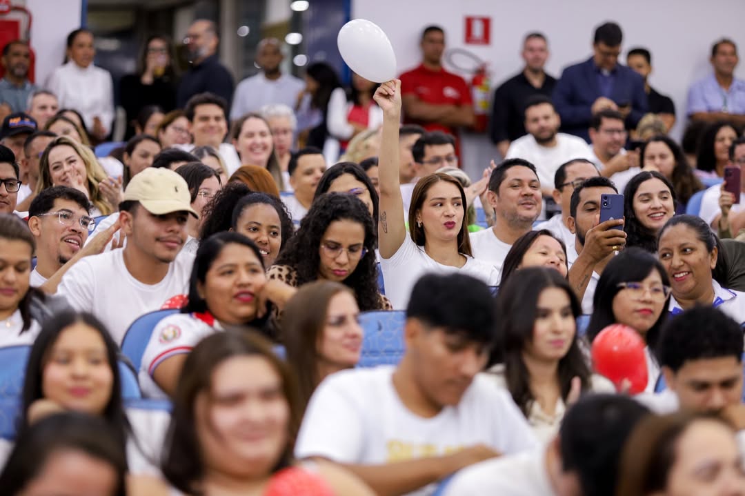 Mailza prestigia aula inaugural da Escola de Saúde Pública do Acre
