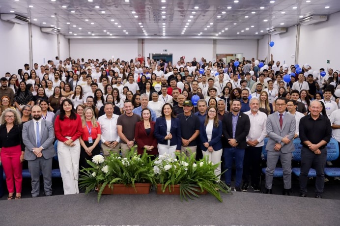 Mailza prestigia aula inaugural da Escola de Saúde Pública do Acre