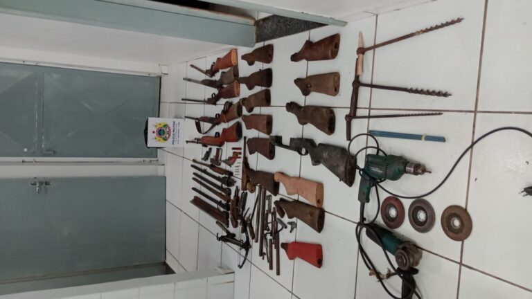 PM desarticula suposta fábrica clandestina de armas no interior do Acre PM desarticula suposta fábrica clandestina de armas no interior do Acre