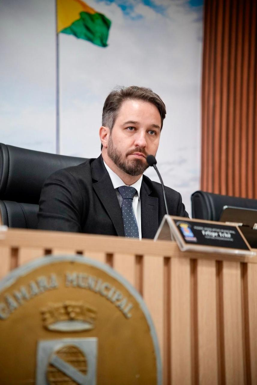 Felipe Tchê defende saúde mental de educadores e divulga curso antivolência