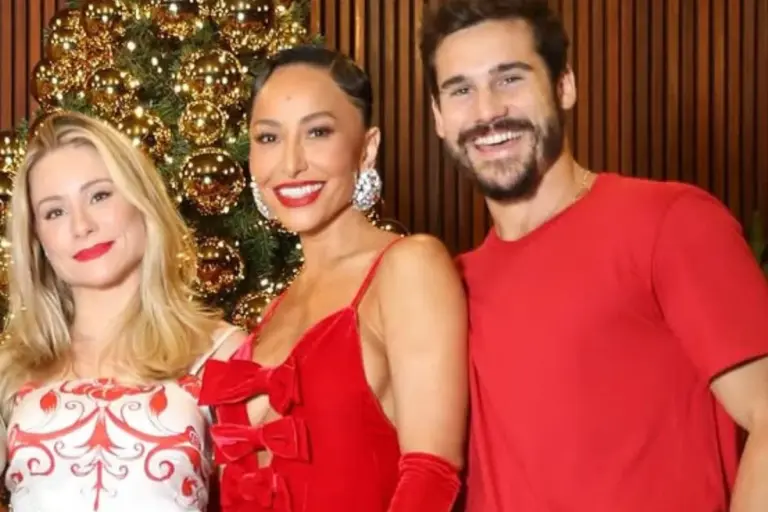 Mãe de Nicolas Prattes celebra gravidez de Sabrina Sato