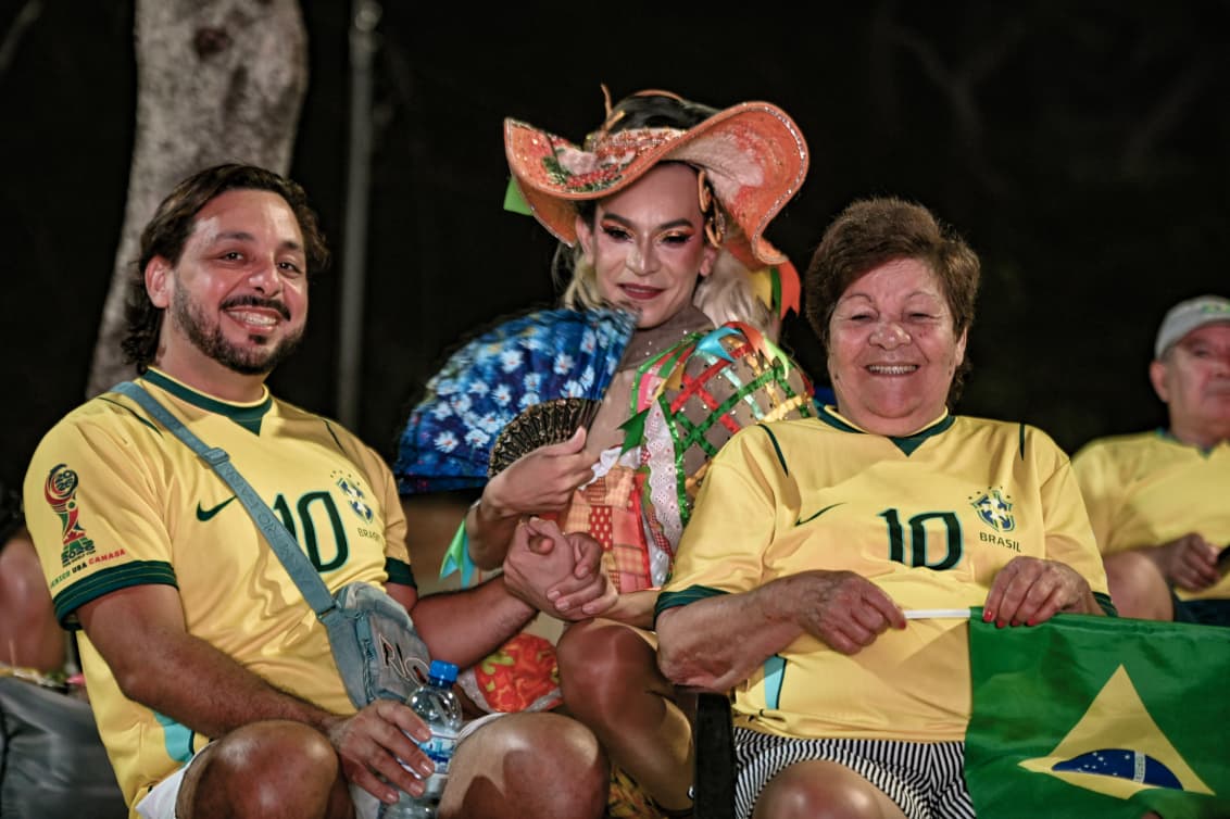 AQUI É BRASIL! Praça da Revolução e Concha reúnem torcedores; FOTOS AQUI É BRASIL! Praça da Revolução e Concha reúnem torcedores; FOTOS