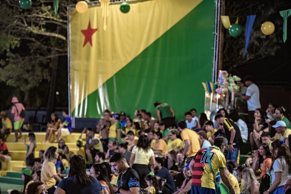 AQUI É BRASIL! Praça da Revolução e Concha reúnem torcedores; FOTOS AQUI É BRASIL! Praça da Revolução e Concha reúnem torcedores; FOTOS