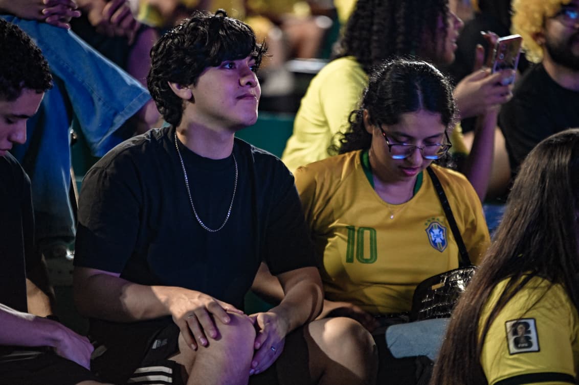 AQUI É BRASIL! Praça da Revolução e Concha reúnem torcedores; FOTOS AQUI É BRASIL! Praça da Revolução e Concha reúnem torcedores; FOTOS