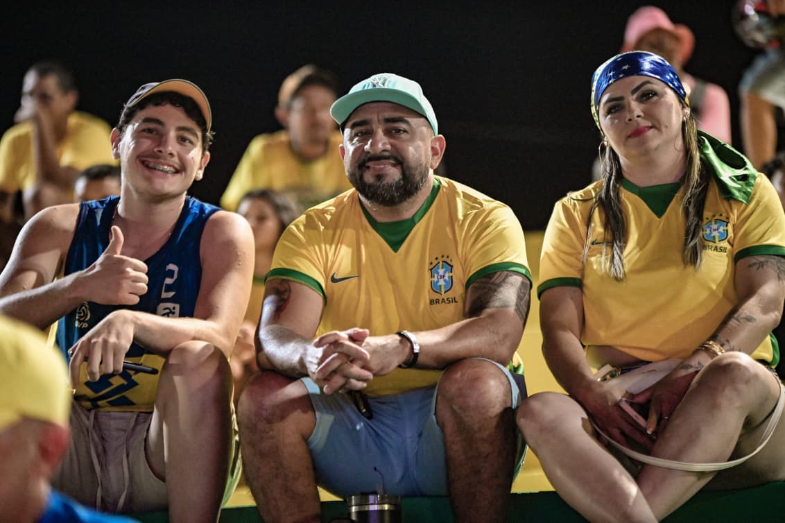 AQUI É BRASIL! Praça da Revolução e Concha reúnem torcedores; FOTOS AQUI É BRASIL! Praça da Revolução e Concha reúnem torcedores; FOTOS