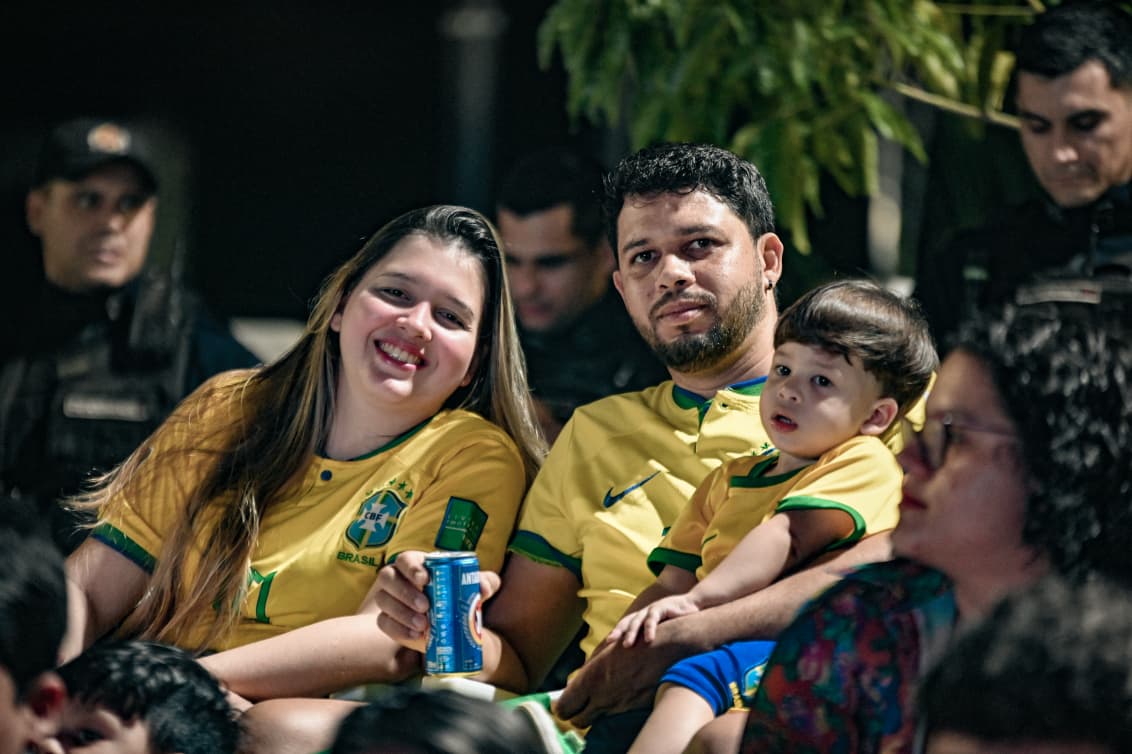 AQUI É BRASIL! Praça da Revolução e Concha reúnem torcedores; FOTOS AQUI É BRASIL! Praça da Revolução e Concha reúnem torcedores; FOTOS