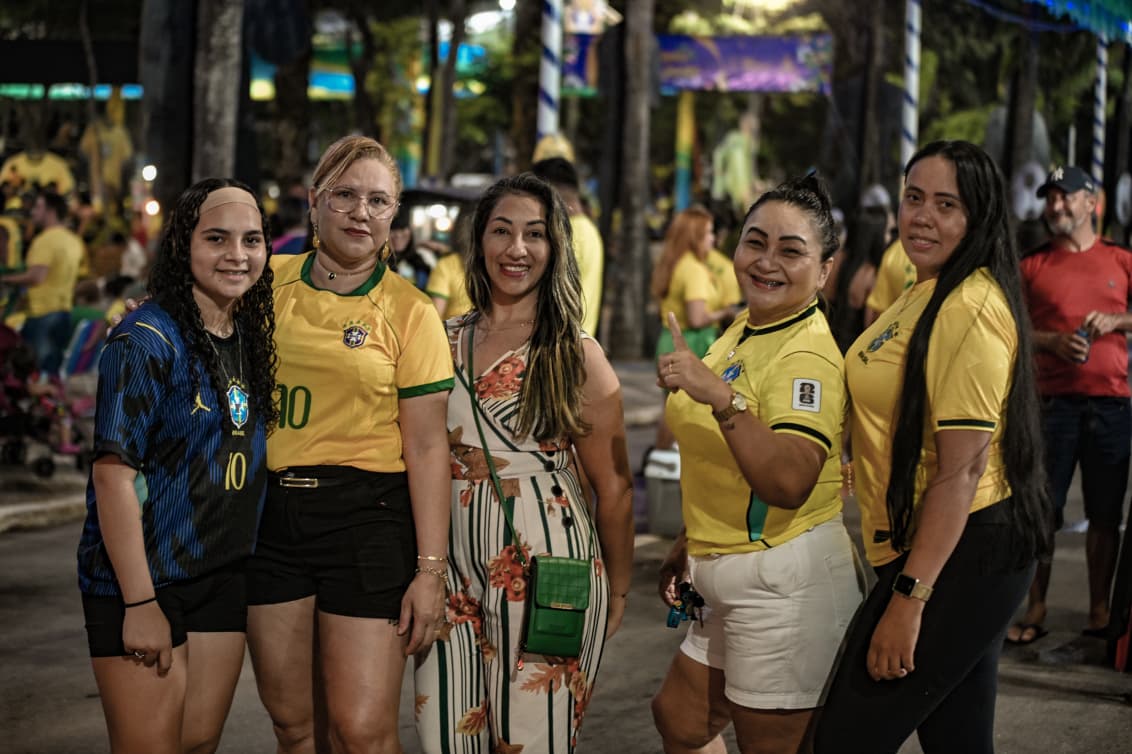 AQUI É BRASIL! Praça da Revolução e Concha reúnem torcedores; FOTOS AQUI É BRASIL! Praça da Revolução e Concha reúnem torcedores; FOTOS