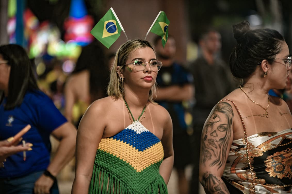 AQUI É BRASIL! Praça da Revolução e Concha reúnem torcedores; FOTOS AQUI É BRASIL! Praça da Revolução e Concha reúnem torcedores; FOTOS