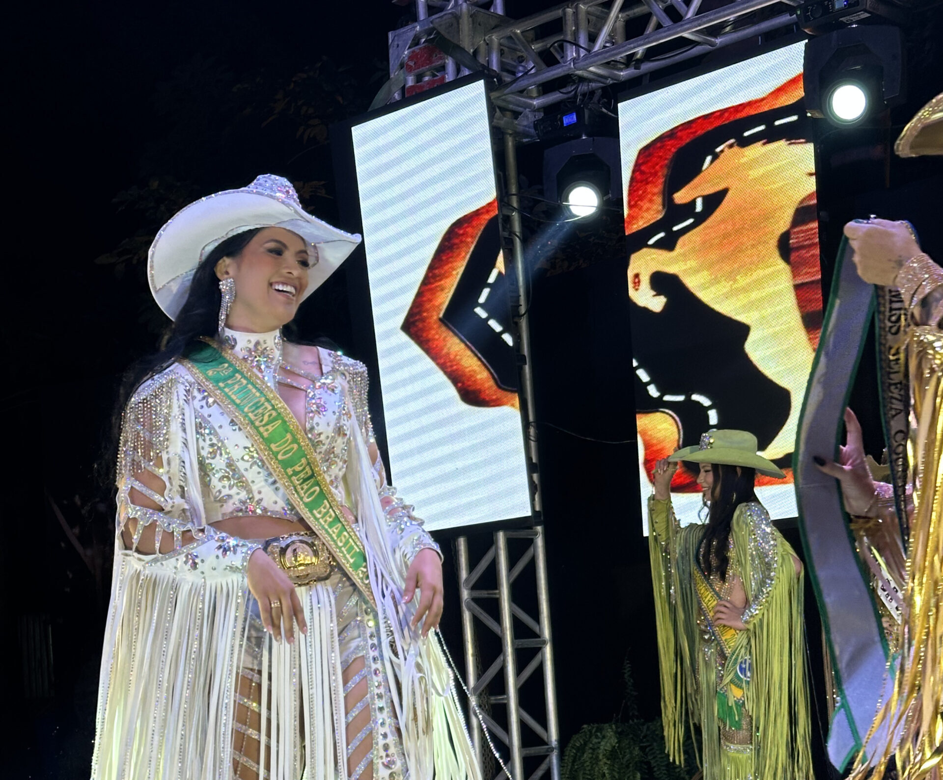 Acreana recebe título de Miss Beleza Country Brasil em Barretos Acreana recebe título de Miss Beleza Country Brasil em Barretos