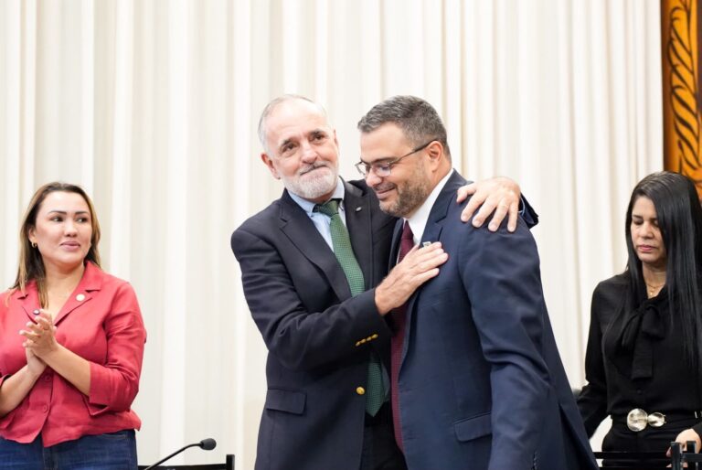 Luís Tchê destaca ciência e inovação nos 50 anos da Embrapa Luís Tchê destaca ciência e inovação nos 50 anos da Embrapa