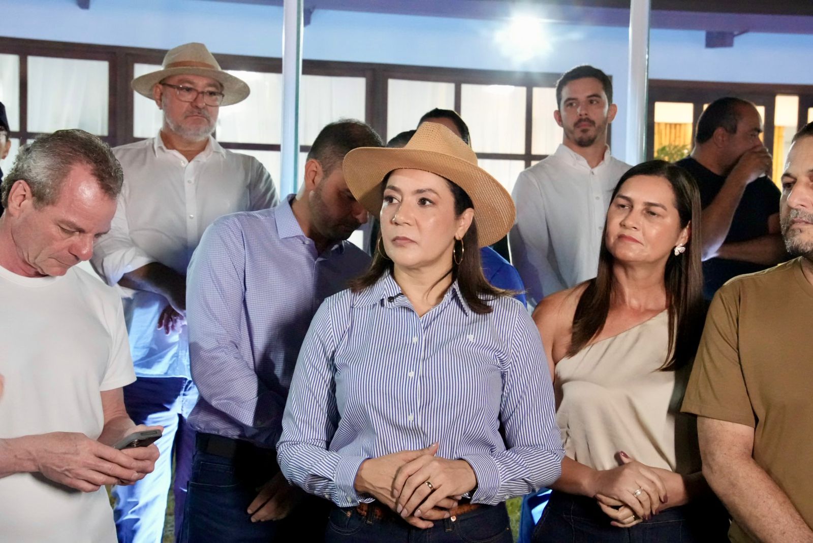 Mailza abre o jogo sobre novas mudanças no governo após saídas de Sula e Donadoni Mailza abre o jogo sobre novas mudanças no governo após saídas de Sula e Donadoni
