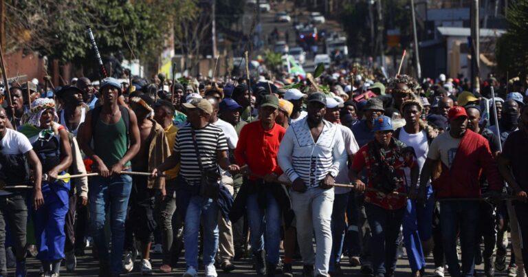 África do Sul tem protestos anti-imigrantes e milhares fogem da violência