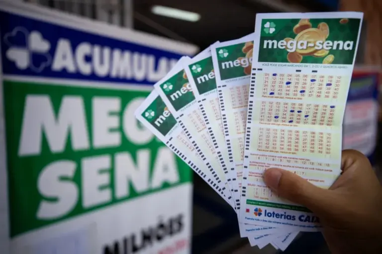 Acordo por WhatsApp faz homem dividir prêmio de R$ 117 milhões