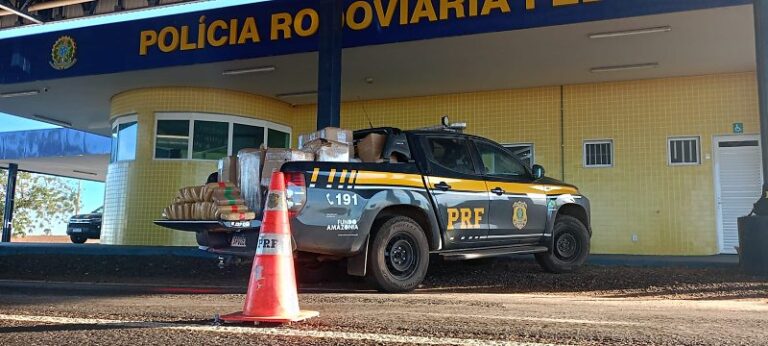 PRF apreende 457 quilos de supermaconha sob engradados de cerveja na BR-364
