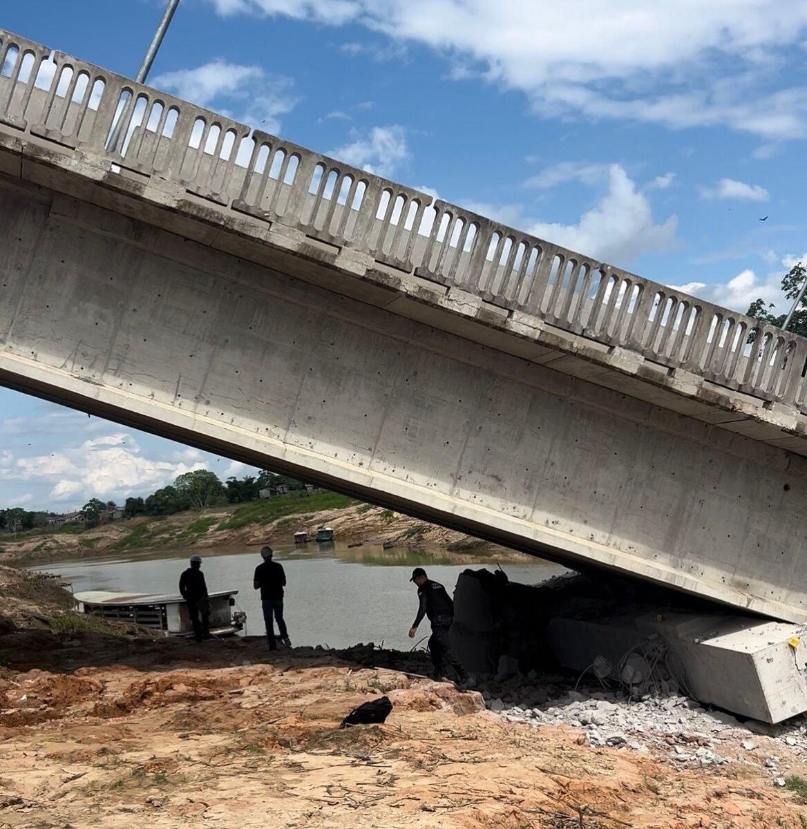 Perícia da Polícia Civil inicia análise nos escombros de ponte em Sena