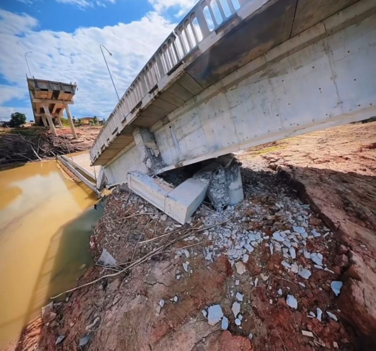 Veja novas imagens da Ponte Padre Paolino após desabamento em Sena