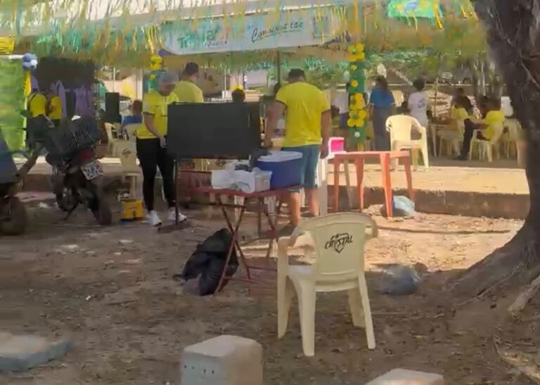Moradores de Rio Branco decoram praça para assistir a jogo da Seleção