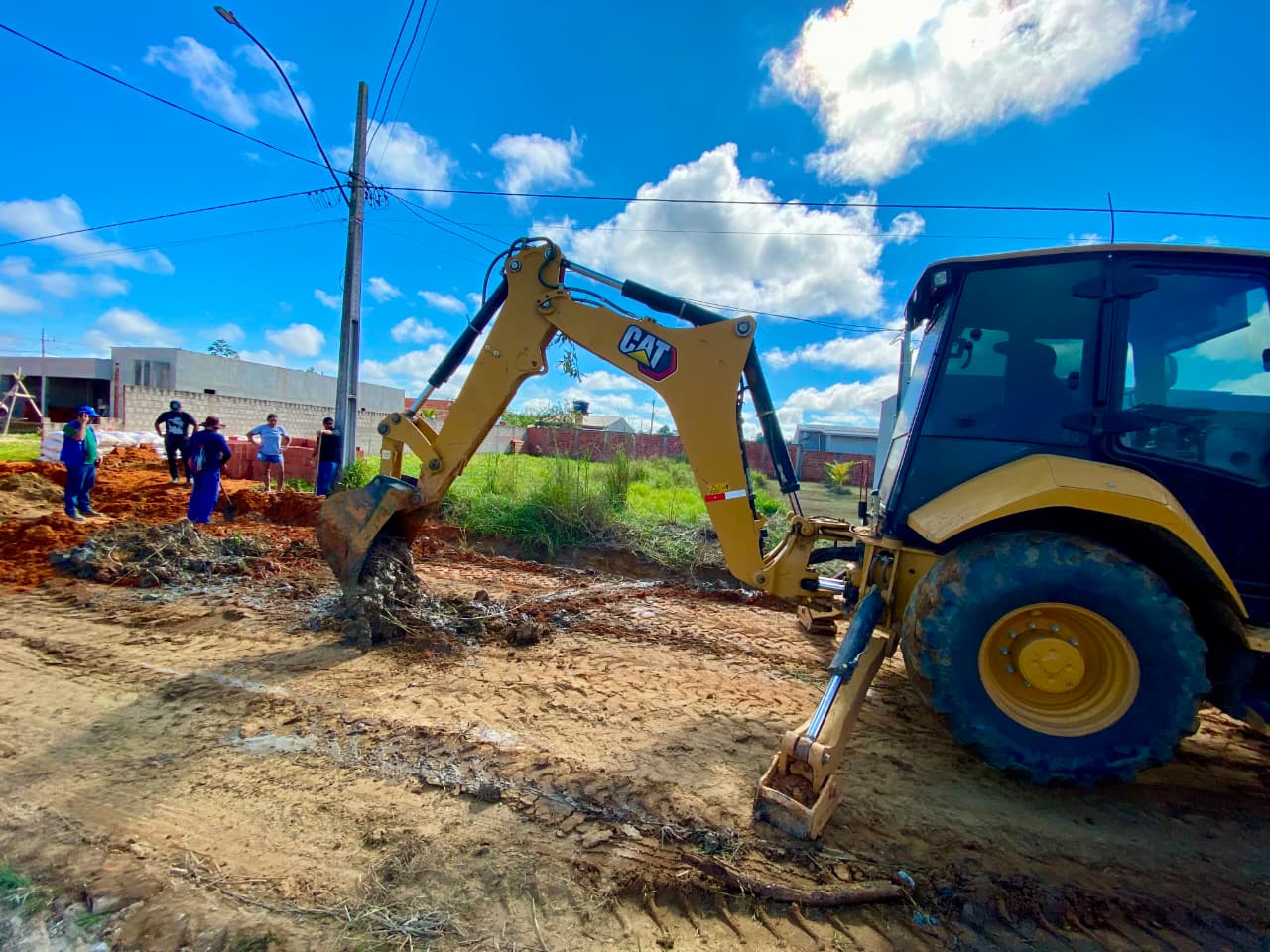 Prefeitura de Cruzeiro mantém frentes de obras na cidade e zona rural Prefeitura de Cruzeiro mantém frentes de obras na cidade e zona rural
