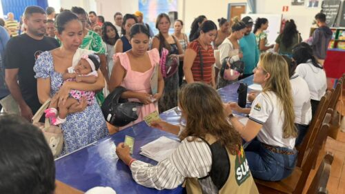 Cruzeiro do Sul inclui 563 novas famílias no Bolsa Família Cruzeiro do Sul inclui 563 novas famílias no Bolsa Família